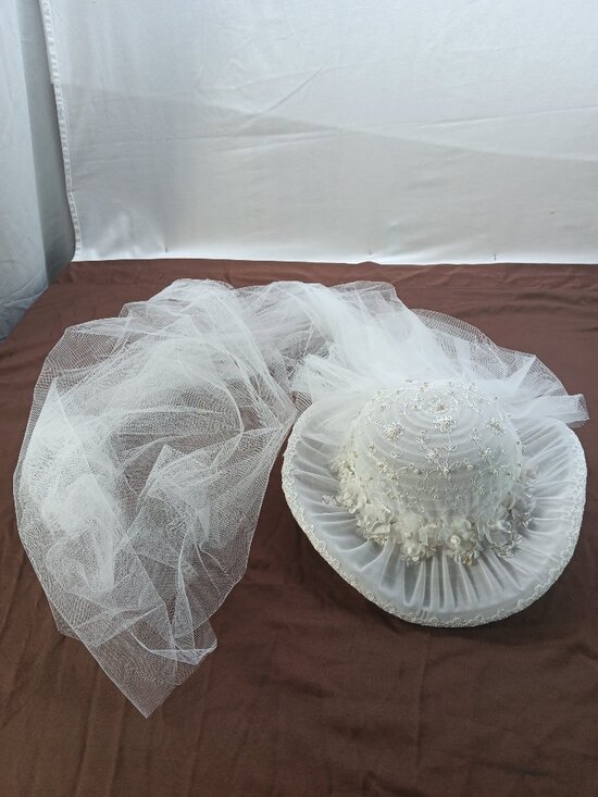 Bridal Hat White pearls 3\